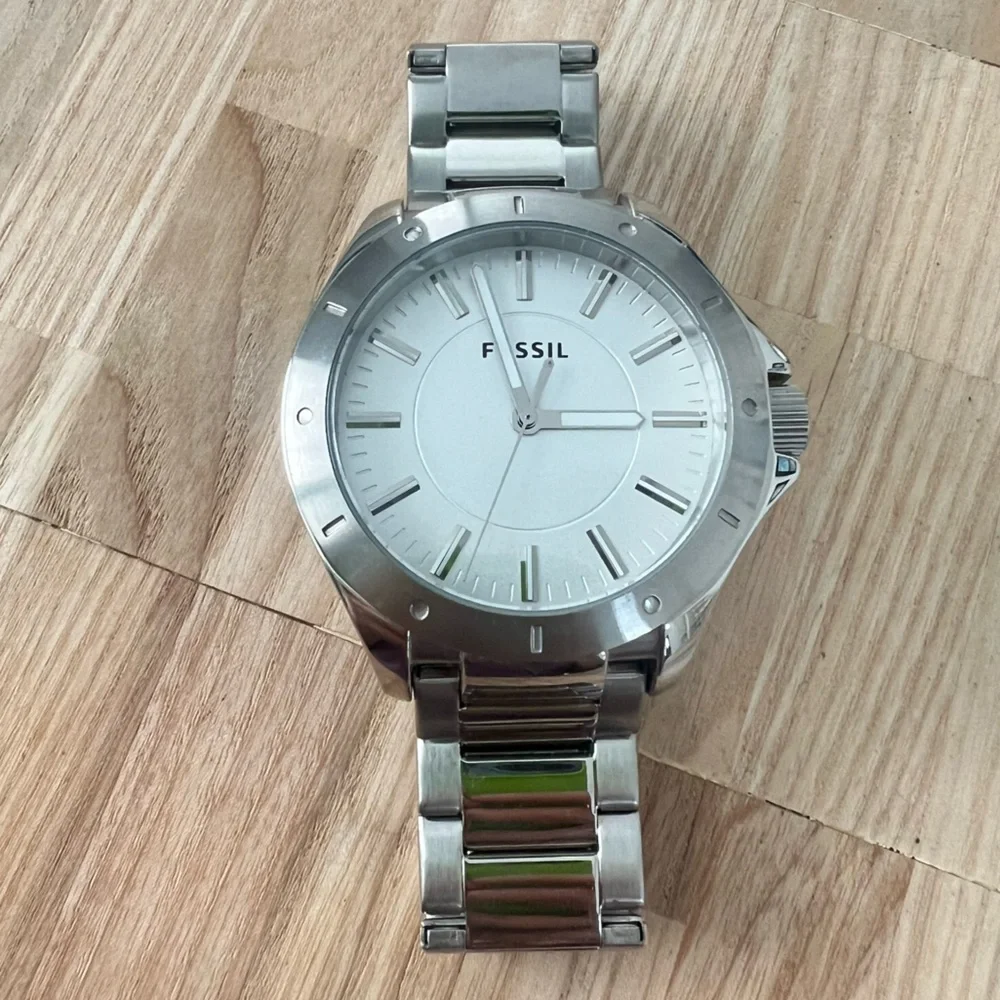 Fossil mens stainless steel watch NEW BATTERY